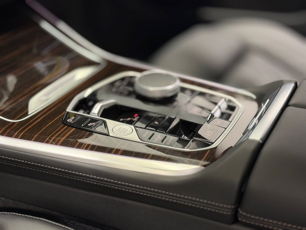 2026 BMW X5 - Image 31