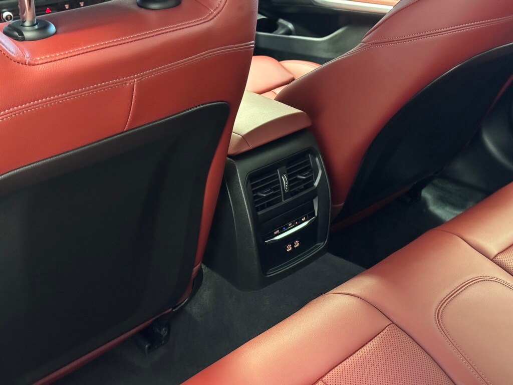 2025 BMW 330I - Image 25