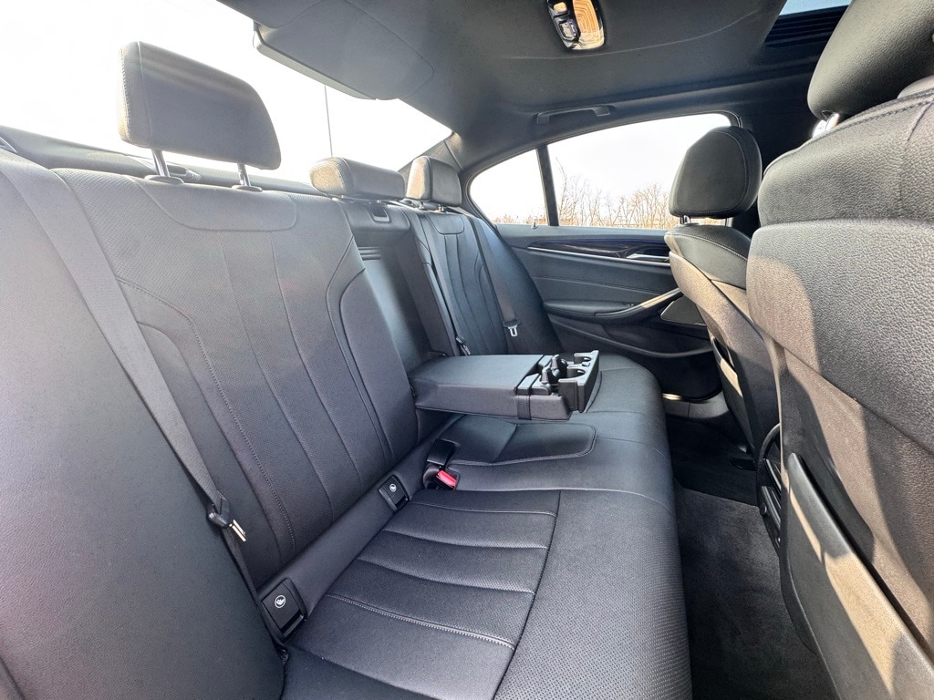 2022 BMW 530I - Image 26