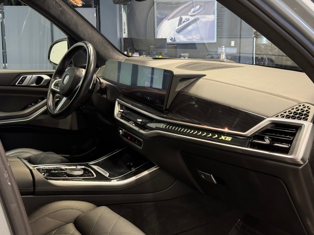2024 BMW X5 - Image 30