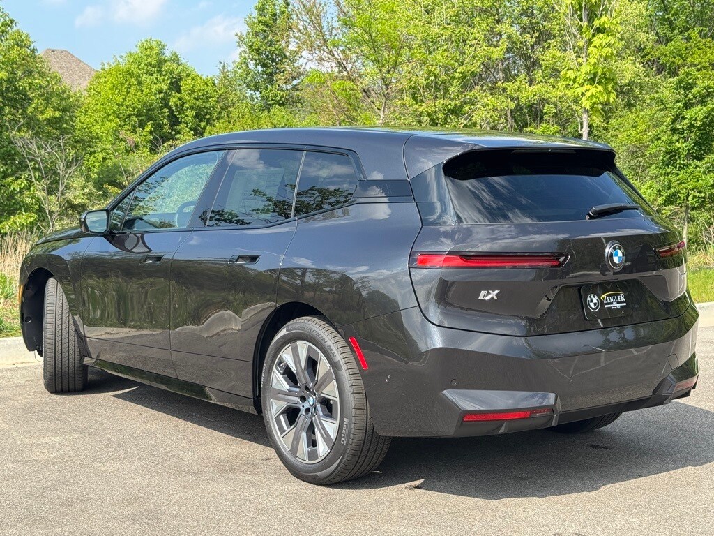 2026 Bmw iX photo 2