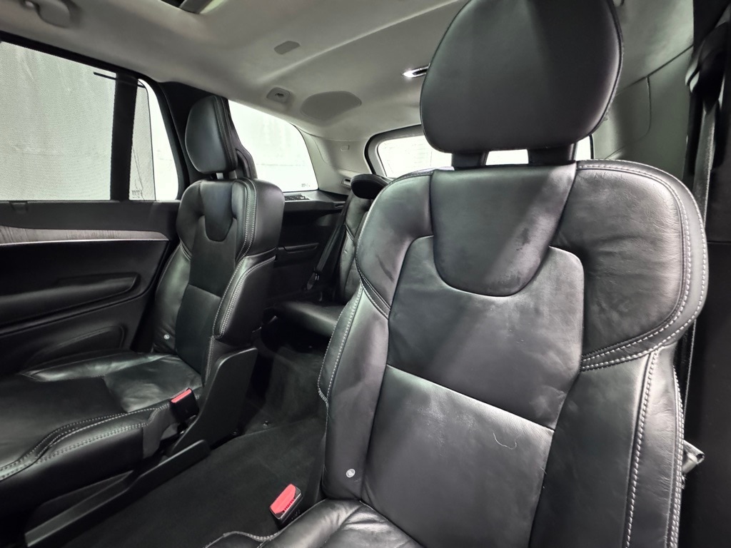 2022 VOLVO XC90 - Image 25