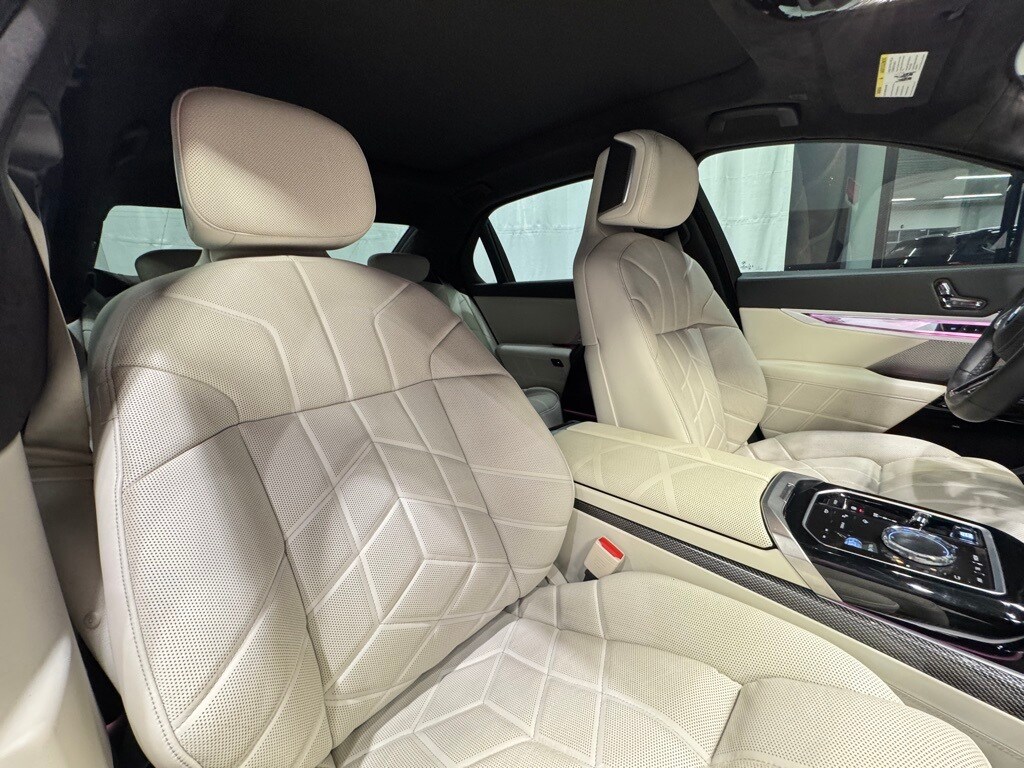 2023 BMW 760I - Image 31