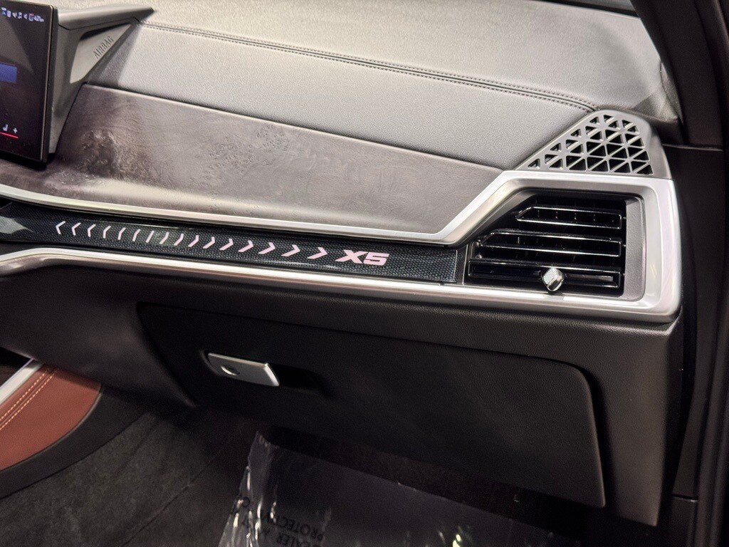 2024 BMW X5 - Image 28