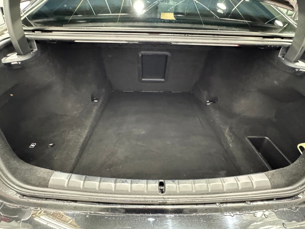 2023 BMW 760I - Image 33