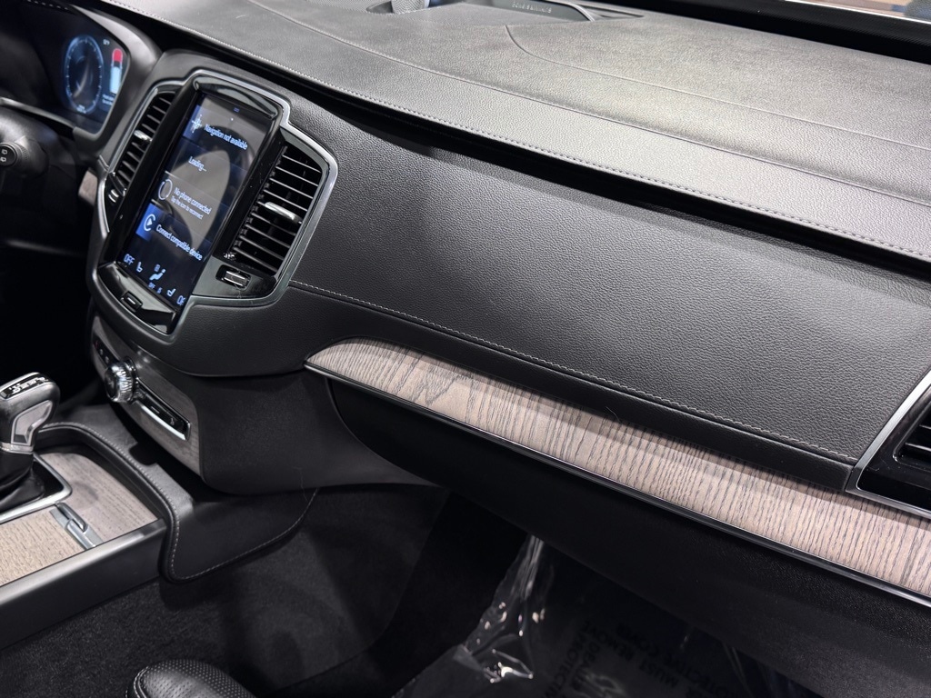 2022 VOLVO XC90 - Image 29