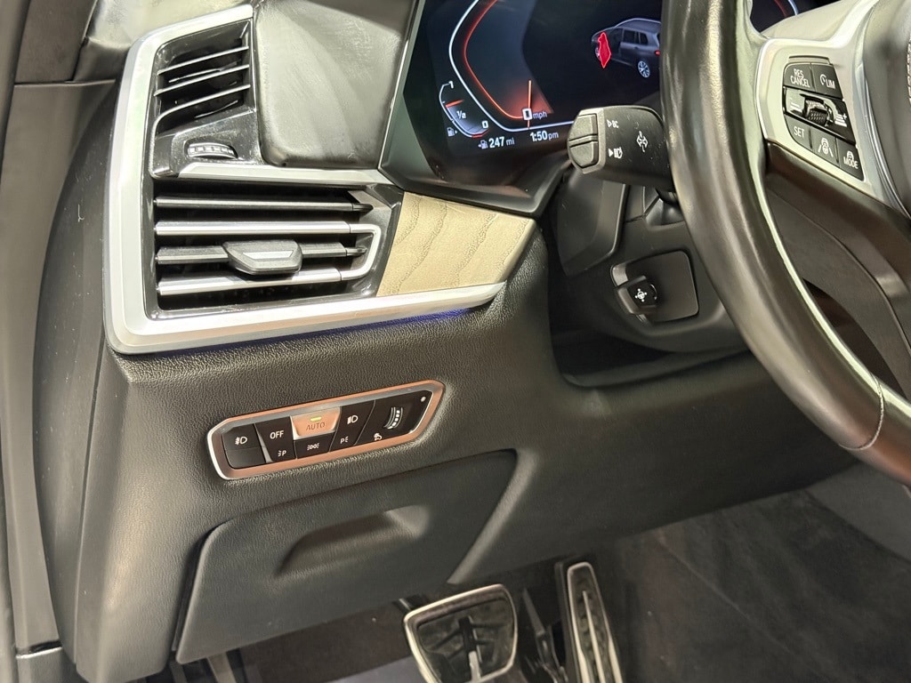 2022 BMW X7 - Image 14