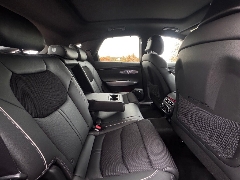 2024 GENESIS GV70 - Image 26