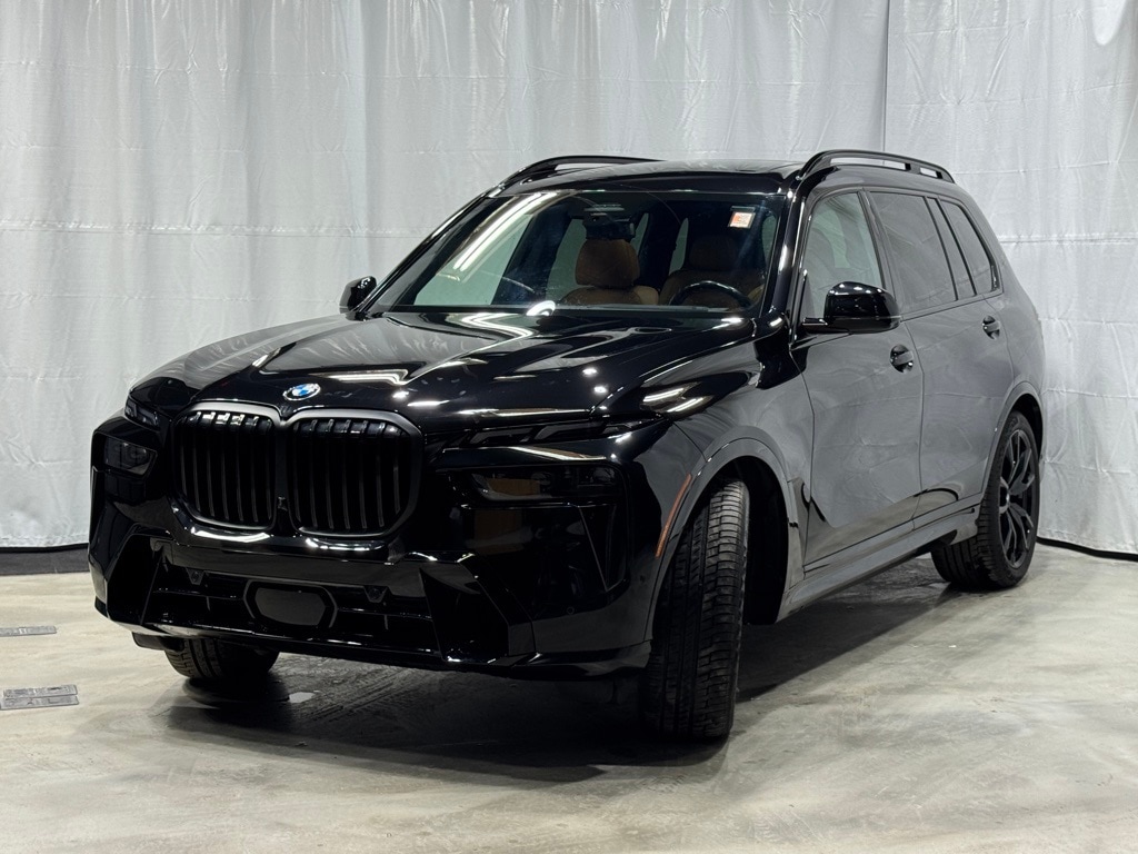 2023 BMW X7 - Image 3
