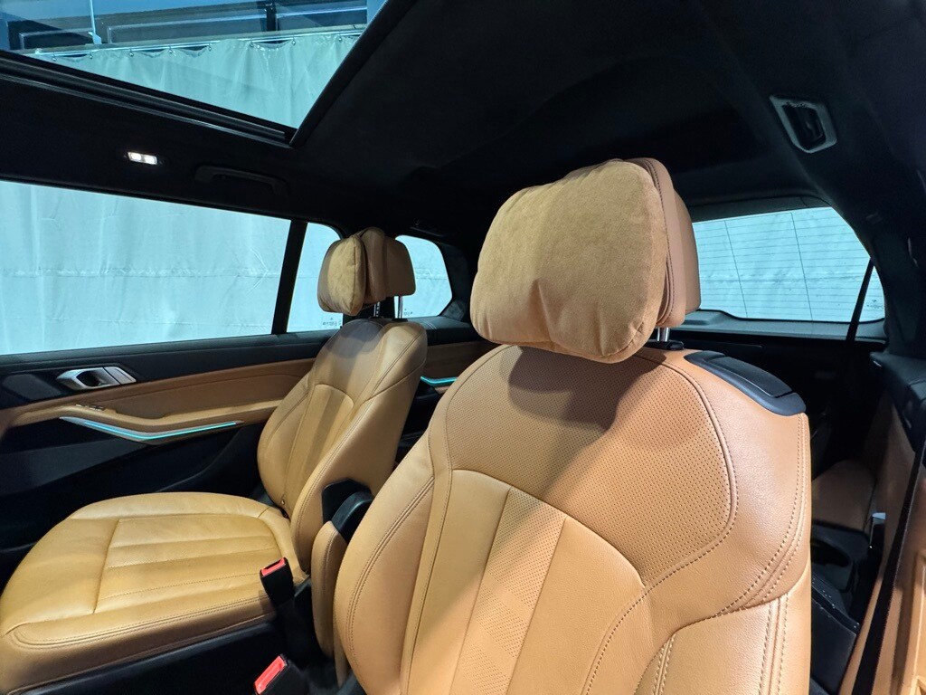 2022 BMW X7 - Image 24