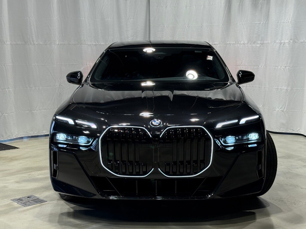 2025 Bmw i7 xDrive60 photo 2