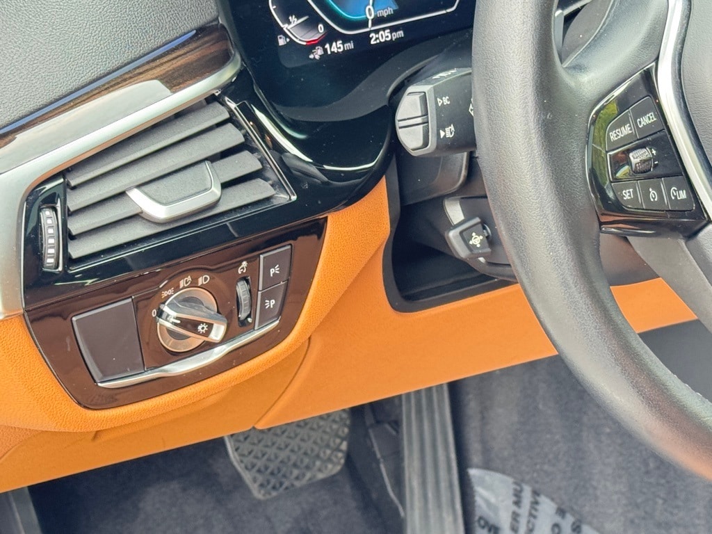 2023 BMW 530E - Image 16