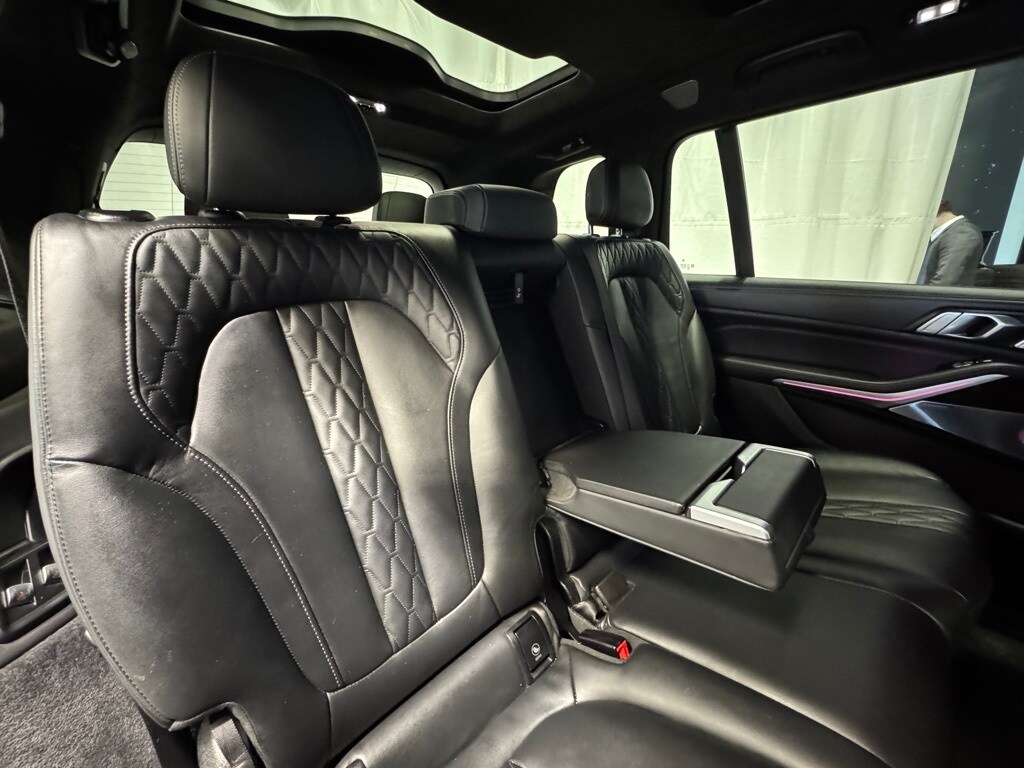 2024 BMW X7 - Image 28