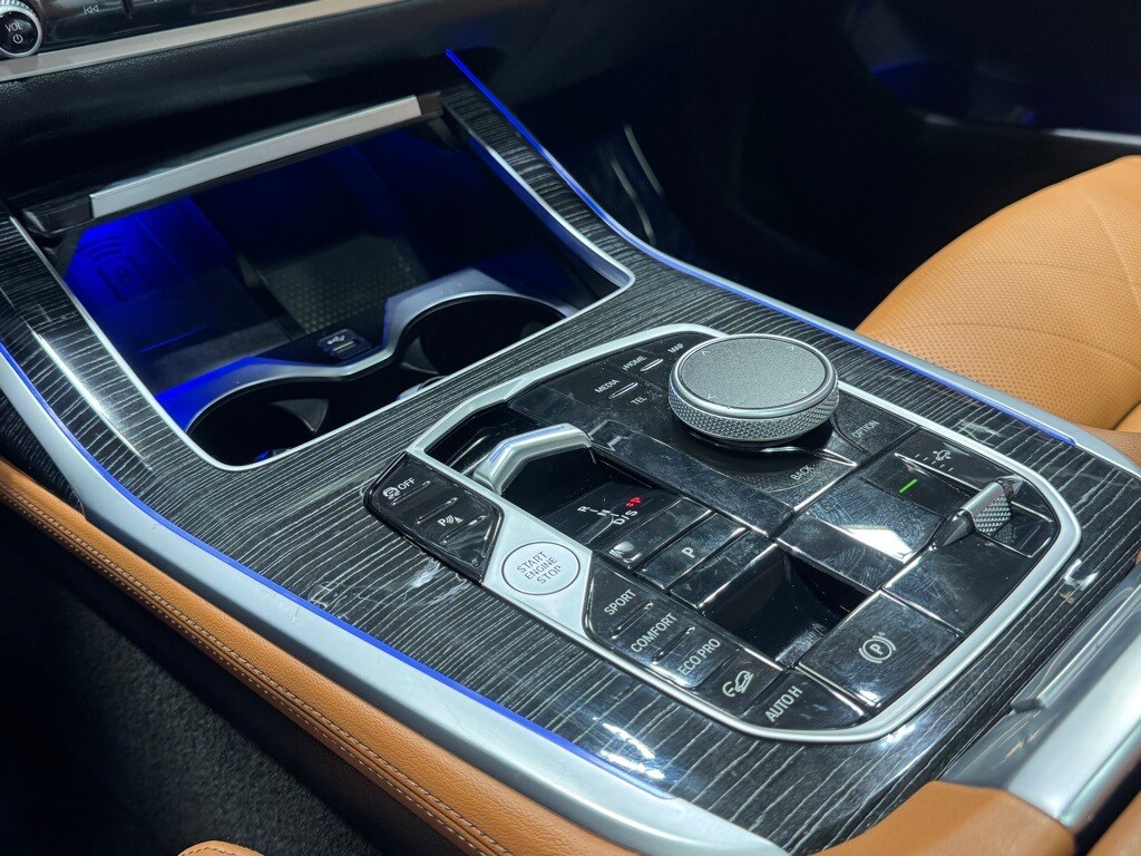 2023 BMW X7 - Image 14