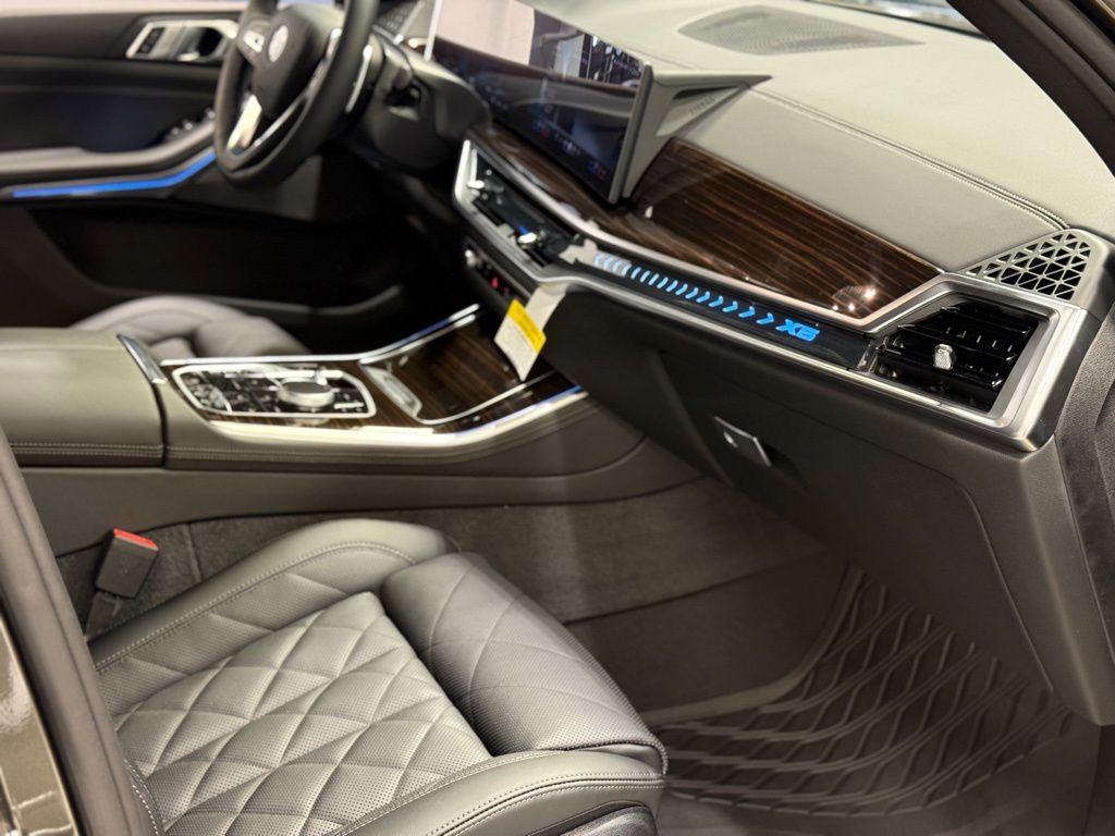 2026 BMW X5 - Image 24