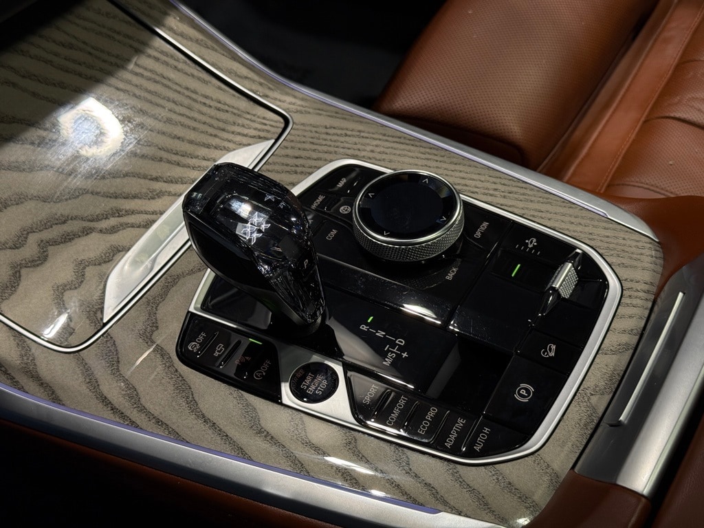 2022 BMW X7 - Image 13