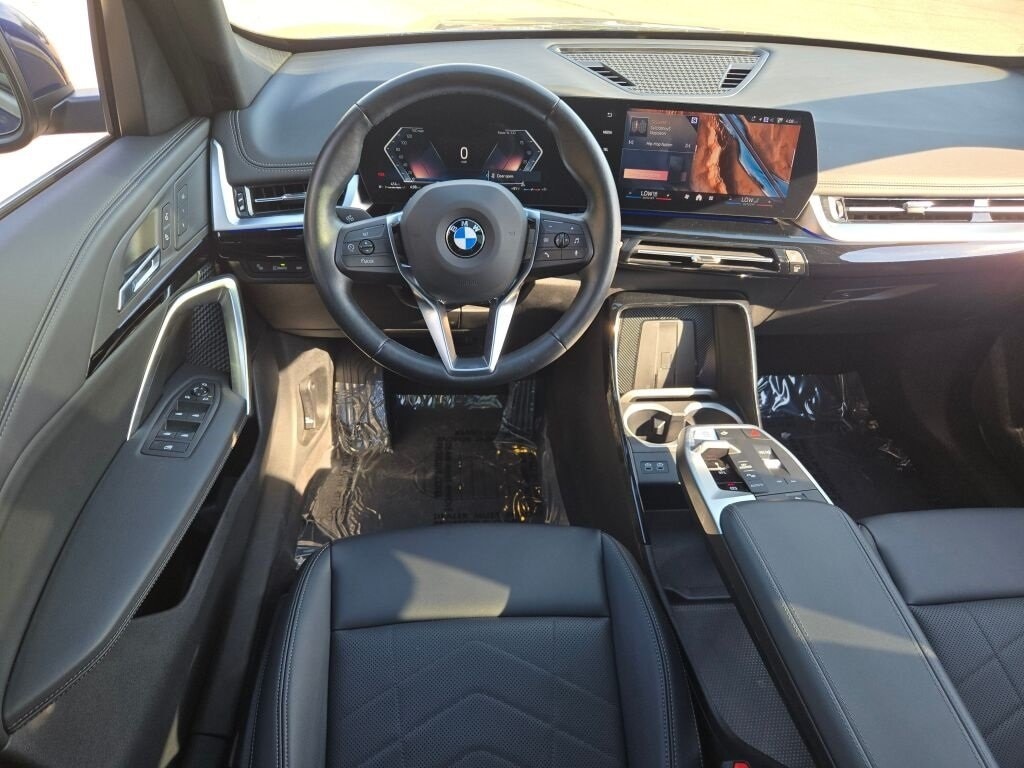 2025 BMW X1 - Image 8