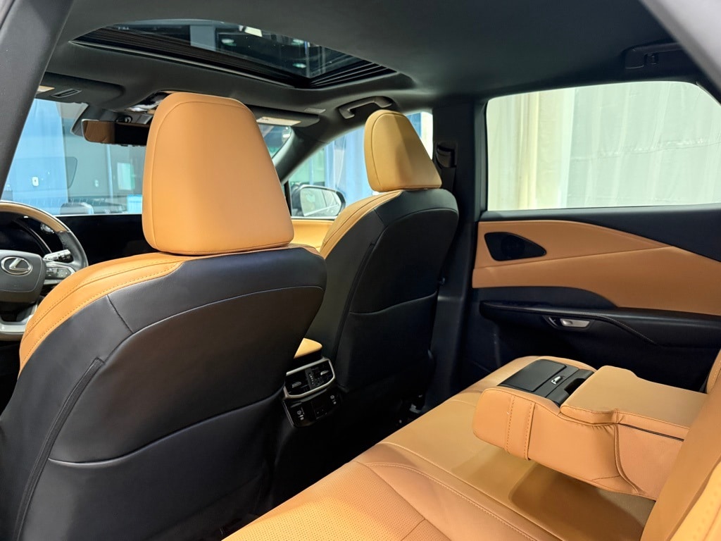 2024 LEXUS RX - Image 25