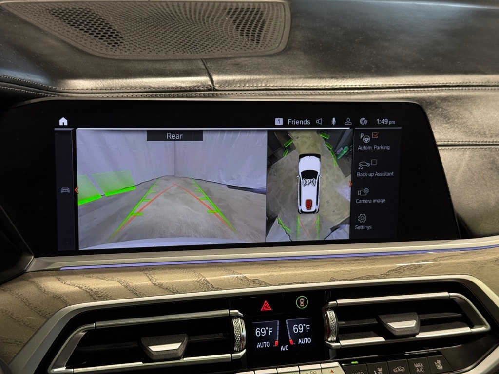 2022 BMW X7 - Image 11