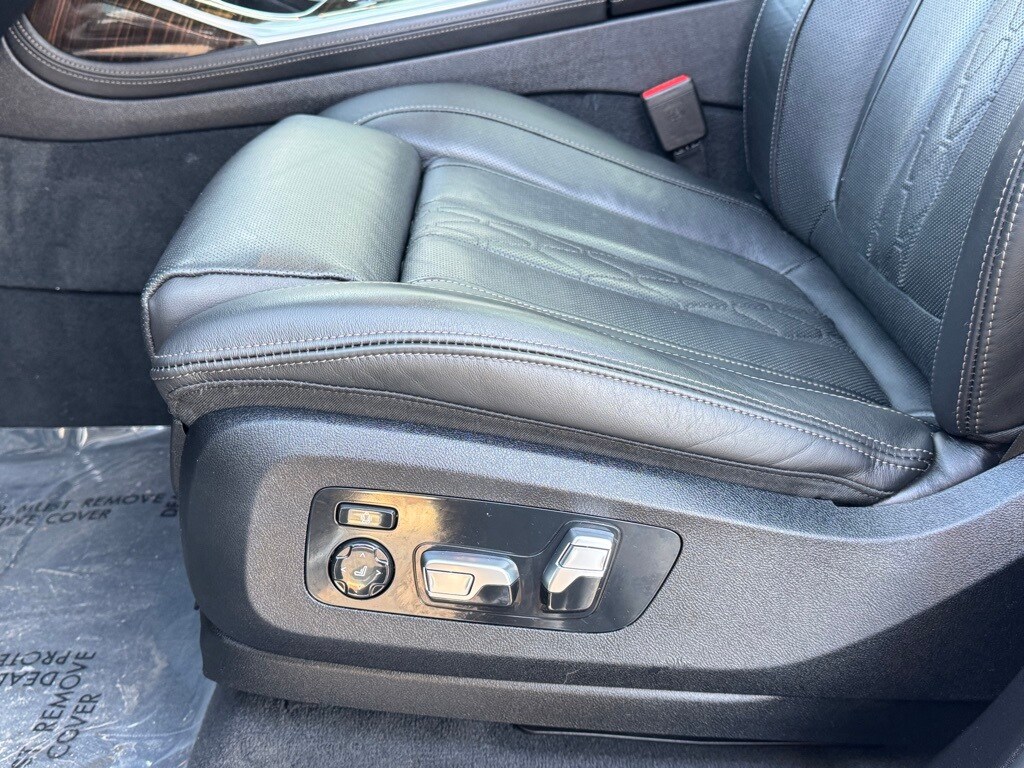 2024 BMW X7 - Image 20