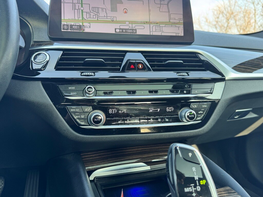 2022 BMW 530I - Image 9