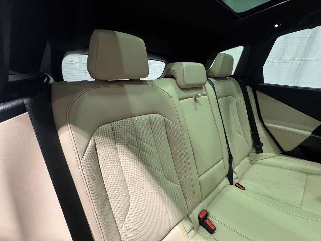 2025 BMW X3 - Image 28