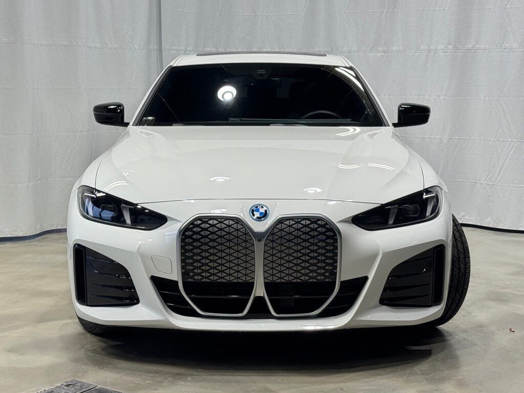 2025 BMW I4 - Image 2