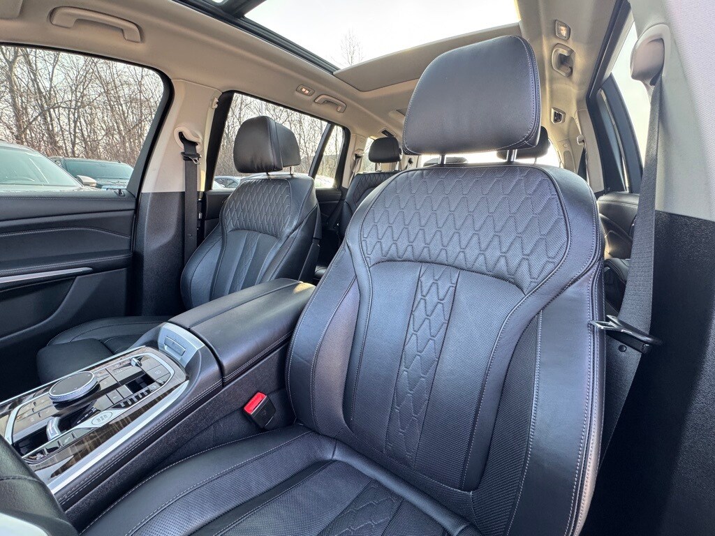 2024 BMW X7 - Image 22