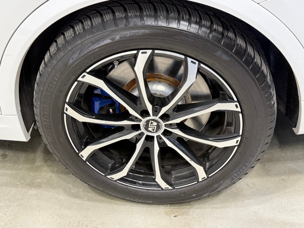 2022 BMW X7 - Image 9