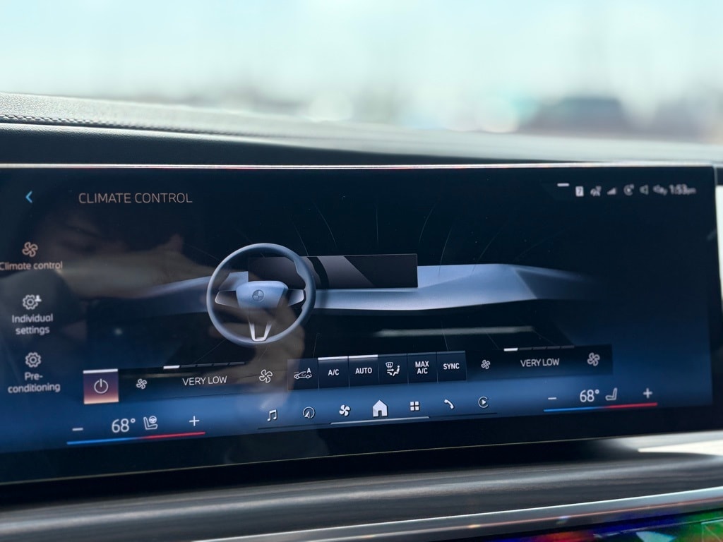 2025 BMW 760I - Image 10