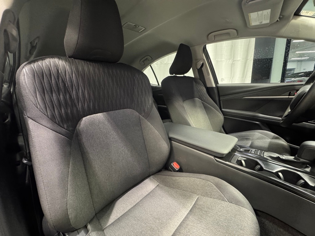 2025 TOYOTA CAMRY - Image 30