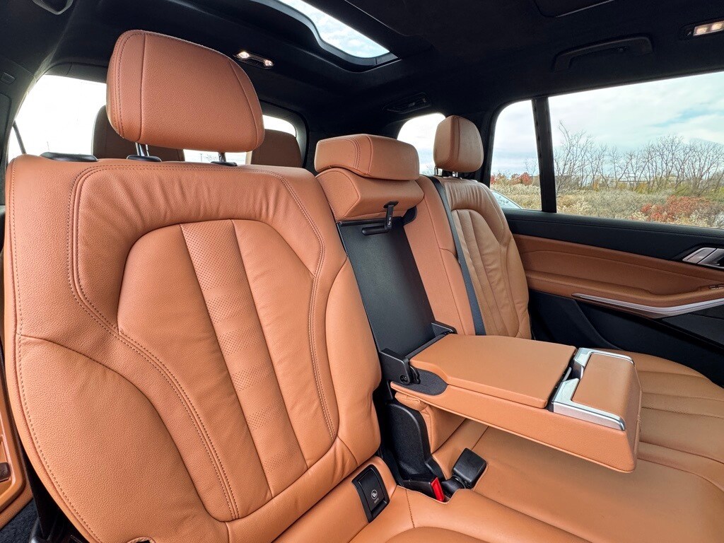 2022 BMW X7 - Image 24