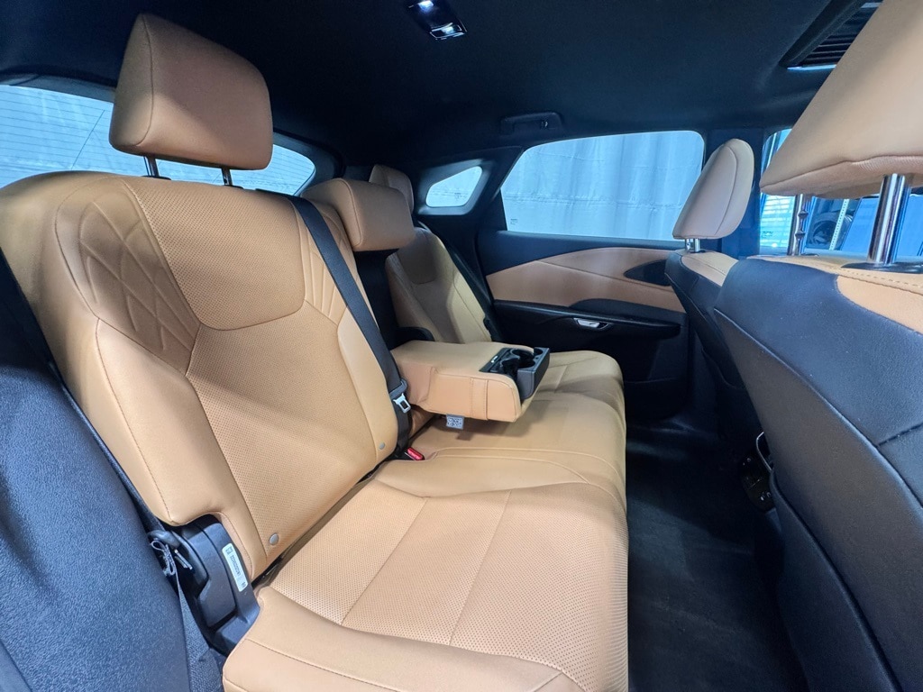 2023 LEXUS RX - Image 27