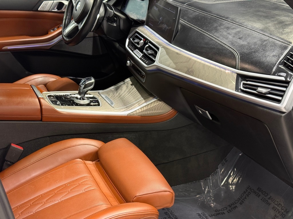 2022 BMW X7 - Image 31