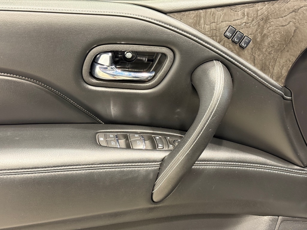 2021 INFINITI QX80 - Image 16