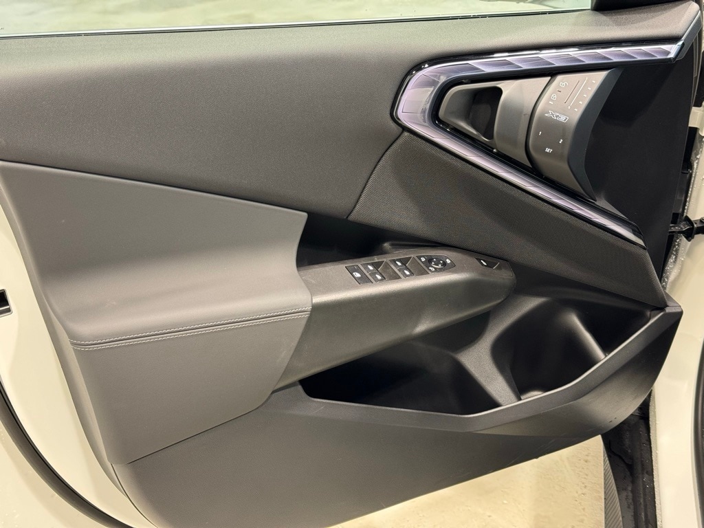 2025 BMW X3 - Image 18