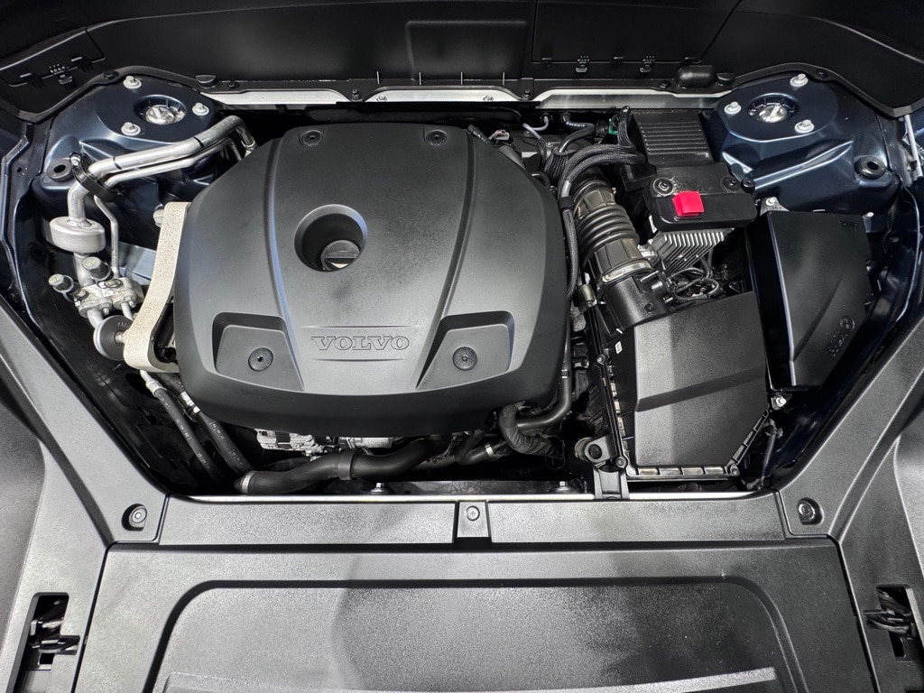2022 VOLVO XC90 - Image 34