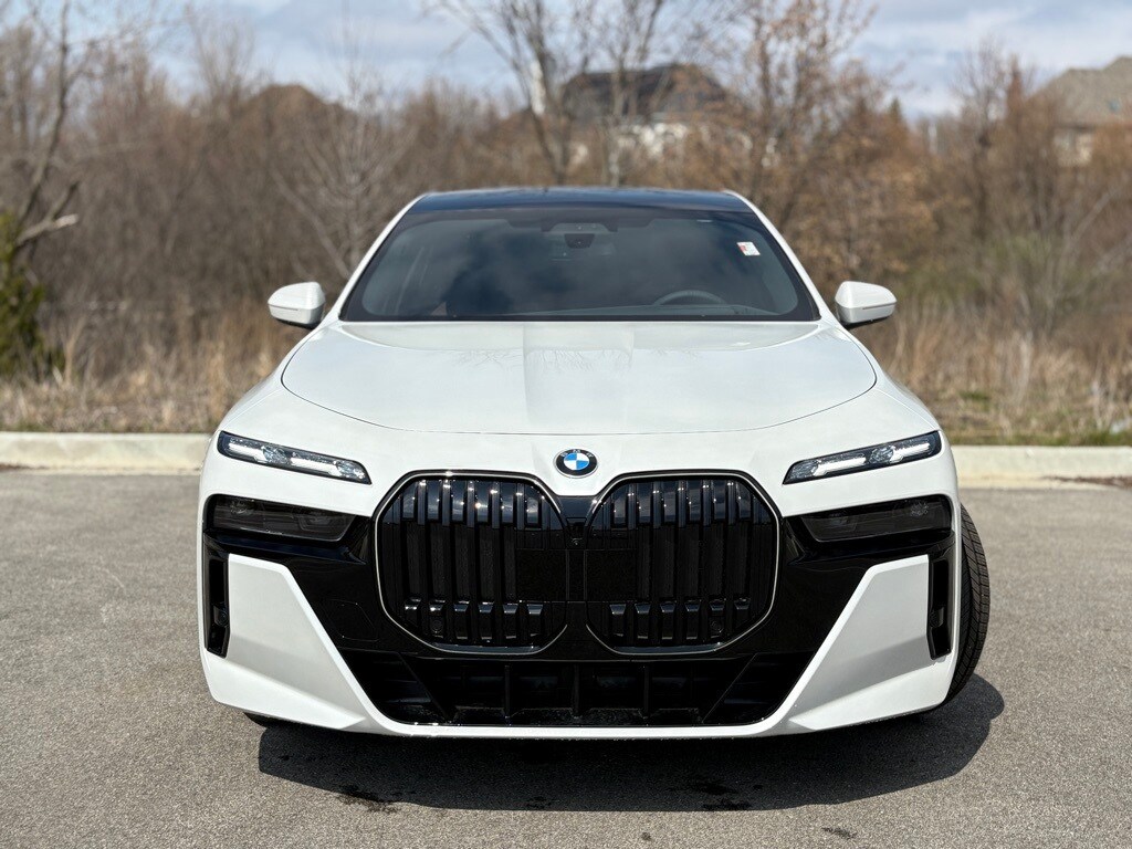 2025 Bmw 760i xDrive photo 2