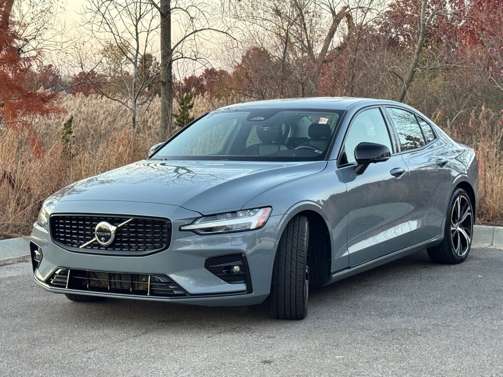 2024 VOLVO S60 - Image 3