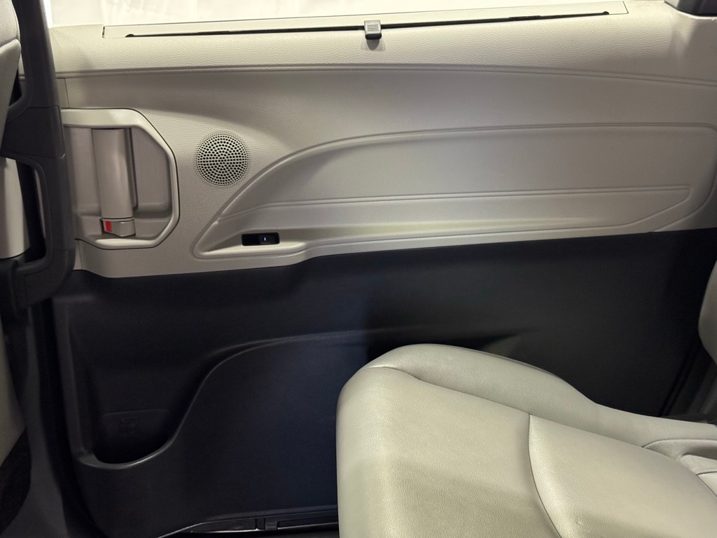 2021 TOYOTA SIENNA - Image 24