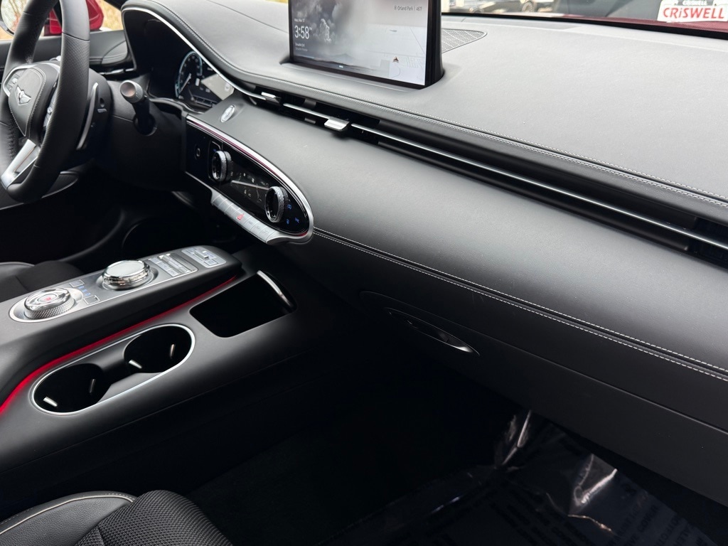 2024 GENESIS GV70 - Image 28