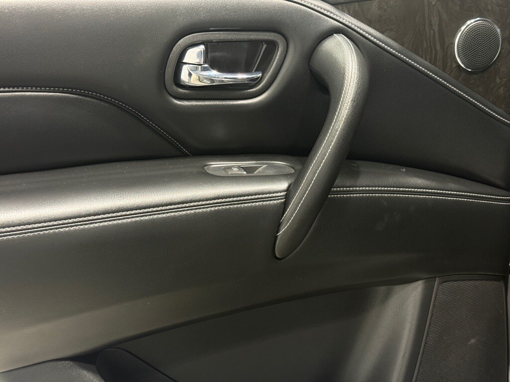 2021 INFINITI QX80 - Image 19