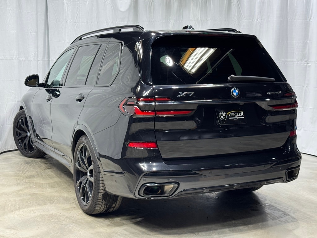 2023 BMW X7 - Image 4