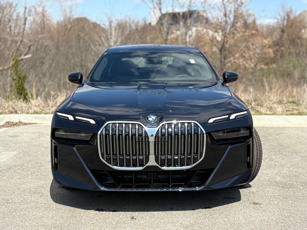 2025 Bmw 760i xDrive photo 2