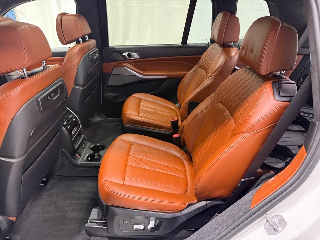 2022 BMW X7 - Image 23
