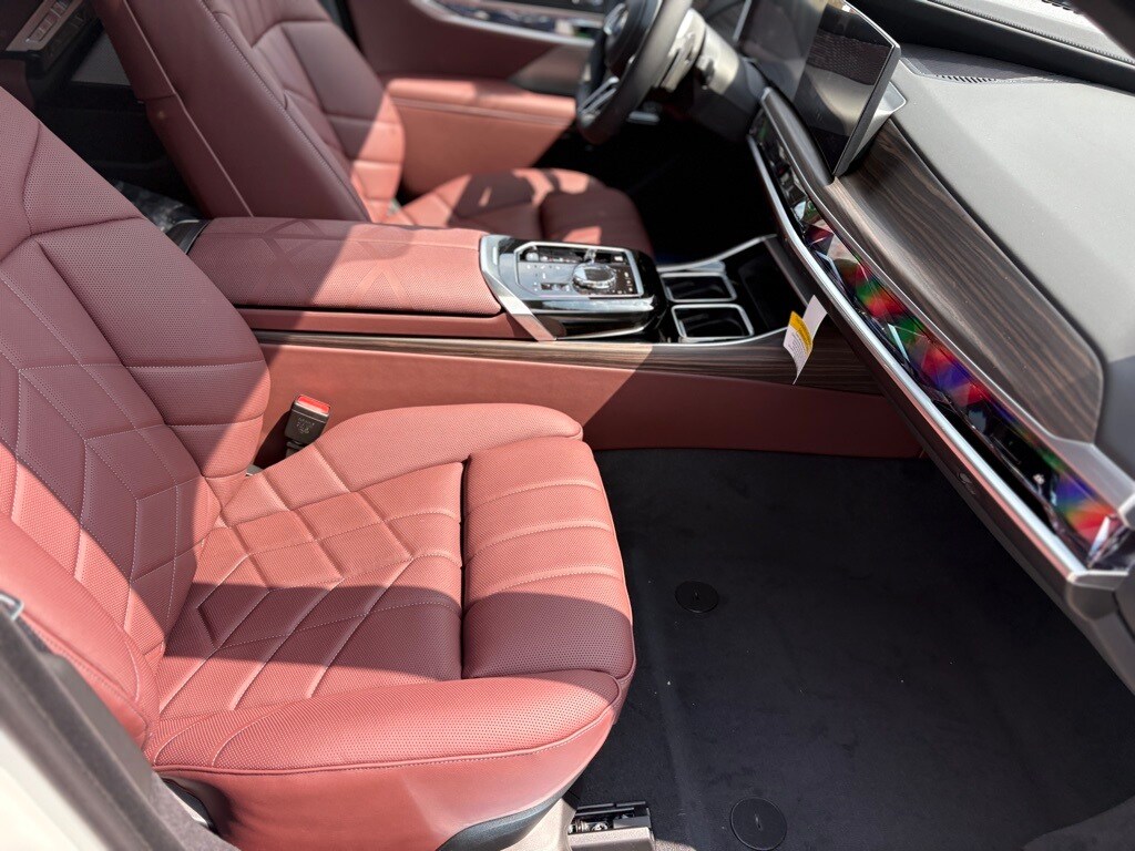 2025 BMW 760I - Image 22