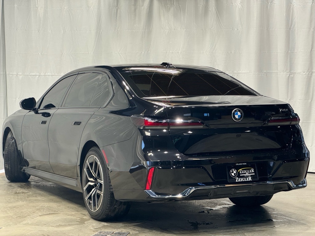 2023 BMW 740I - Image 6