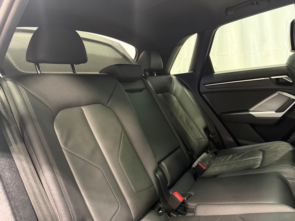 2025 AUDI Q3 - Image 23