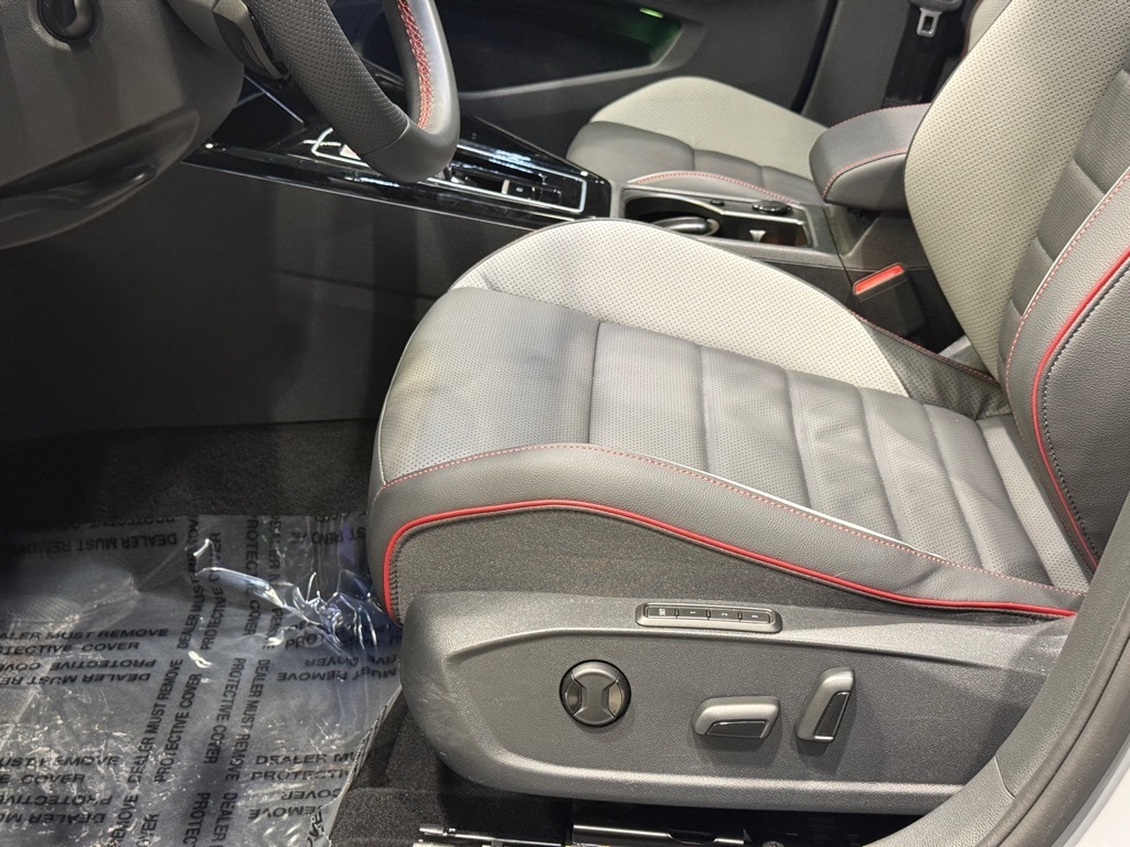 2024 VOLKSWAGEN GOLF GTI - Image 23