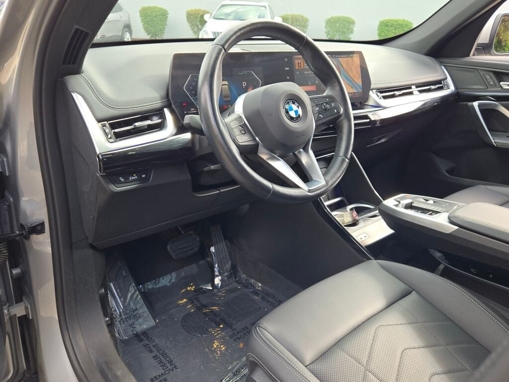 2025 BMW X1 - Image 8